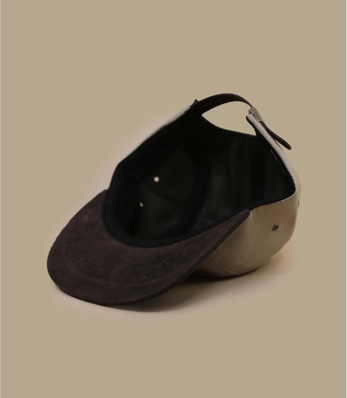 Cappello a cinque pannelli beige con visiera marrone a coste  Cappellini Middle of Nowhere 5 Panel Camper tan     