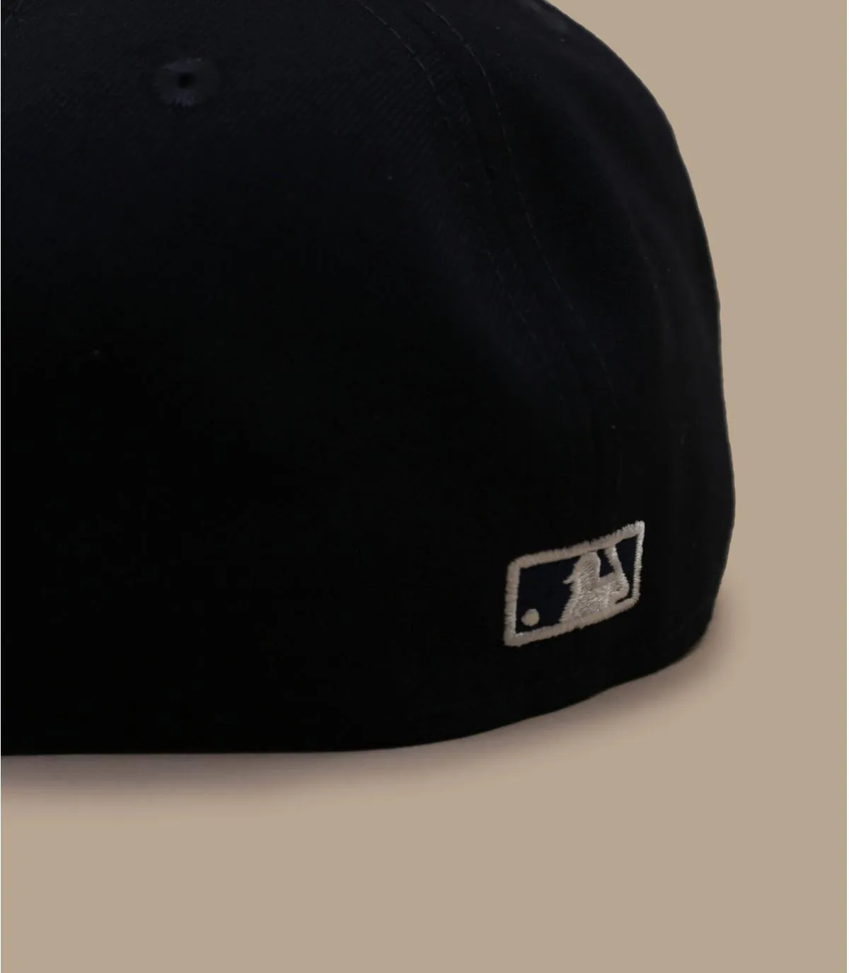 Cappello Boston con patch blu navyCappellini Varsity Pin Boston Red Sox     
