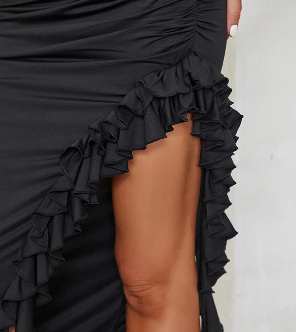 Cinghie a catena Ruffles Nappe Abito longuette Donna Pieghe senza maniche nere Ruffles Split Slim Dress Evening Party Club Dress