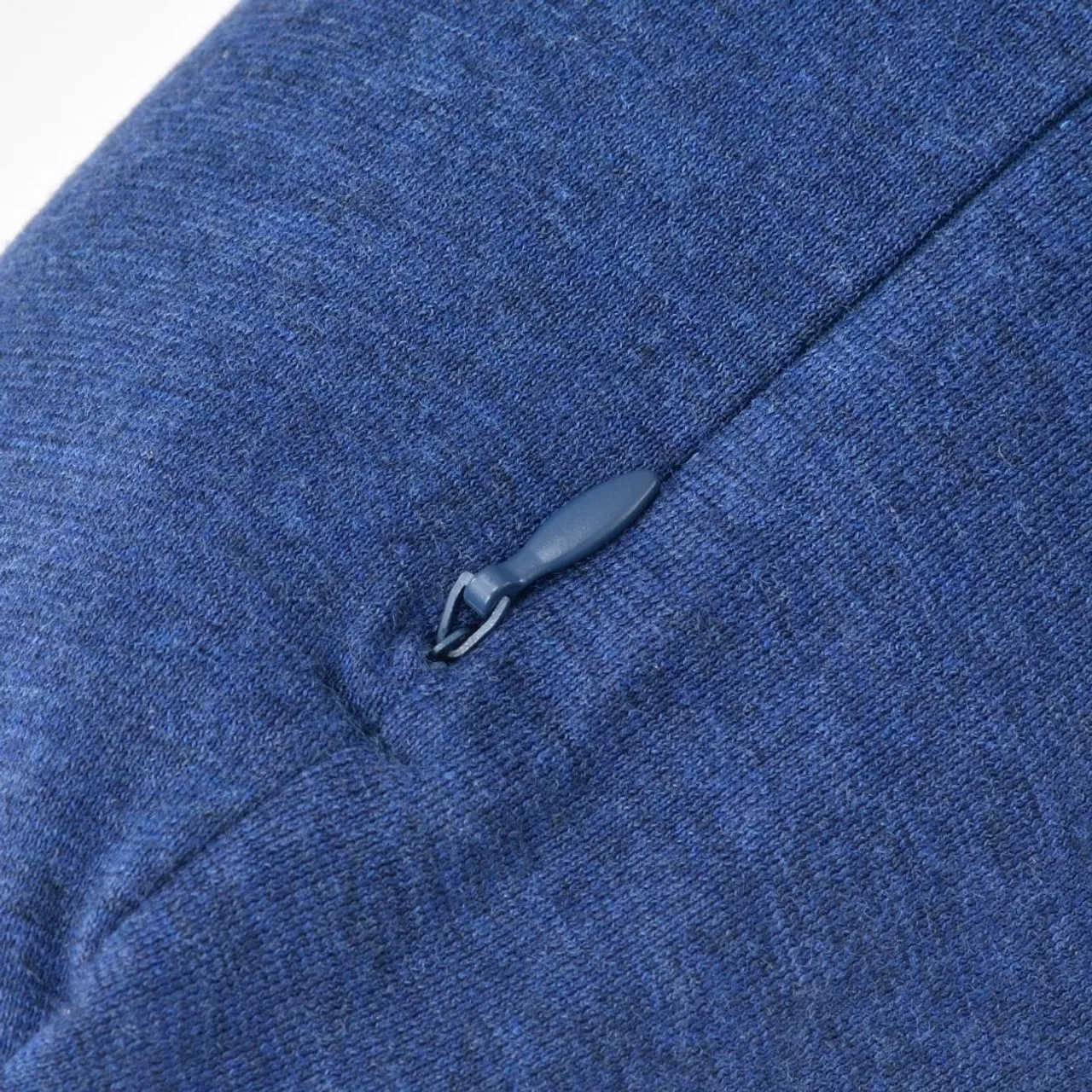 Cuscino per il collo con cappuccio