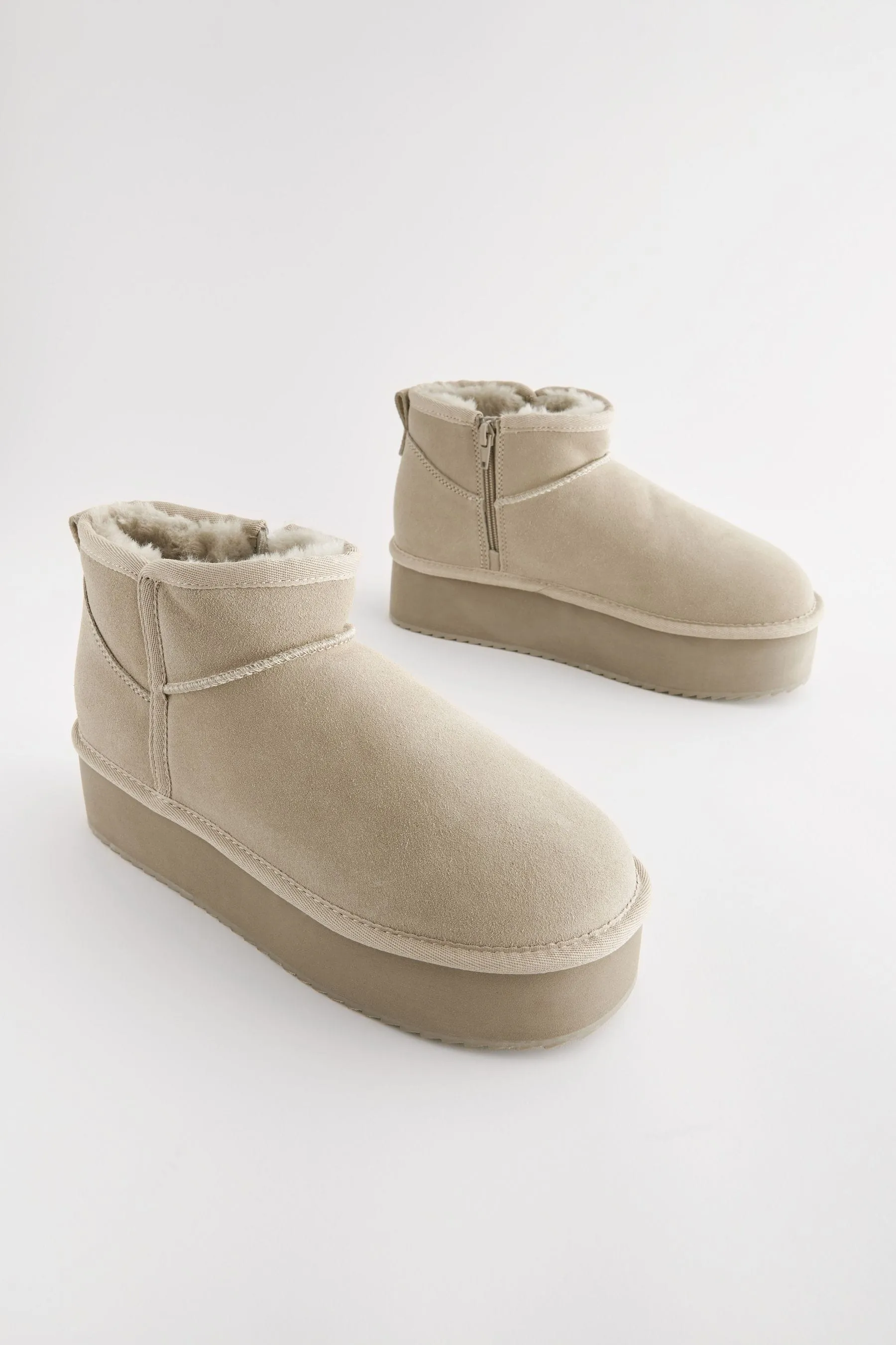 Neutro  - Shower Repellent Faux Fur Lined Super Platform Boots